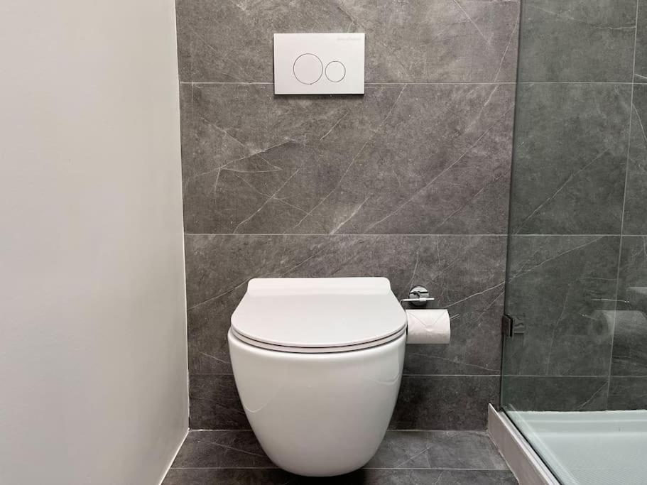 New Ample And Cozy One Bedroom Apt In Brooklyn At Rem-Casa New York Ngoại thất bức ảnh